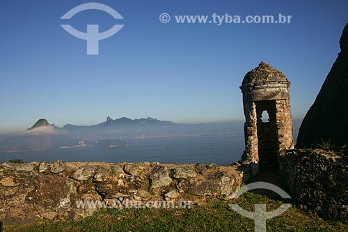  Sao Luiz Fortress with Rio de Janeiro city in the background  - Niteroi city - Rio de Janeiro state (RJ) - Brazil