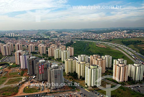  Subject: Buildings of condominium Sao Cristovao with Rodoanel in the background / Place: Osasco city - Sao Paulo state (SP) - Brazil / Date: 10/2013 