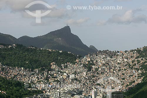  Rocinha Slum with Christ the Redeemer in the background  - Rio de Janeiro city - Rio de Janeiro state (RJ) - Brazil