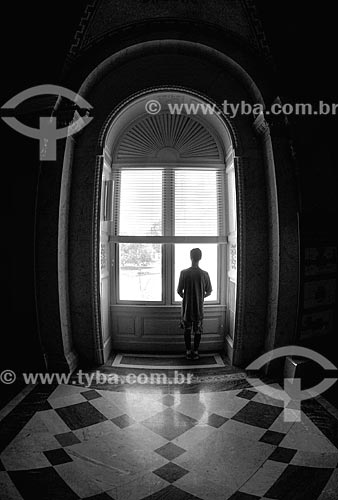  Subject: Man near a window of the Library of Congress / Place: Washigton DC - United States of America (USA) - North America / Date: 09/2013 