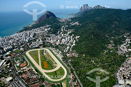  Subject: Aerial photo of Gavea Hippodrome with Morro Dois Irmaos (Two Brothers Mountain) and Rock of Gavea in the background / Place: Gavea neighborhood - Rio de Janeiro city - Rio de Janeiro state (RJ) - Brazil / Date: 11/2013 