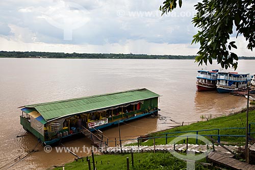  Subject: Bar and restaurant Floatingon the pier of the Madeira River / Place: Porto Velho city - Rondonia state (RO) - Brazil / Date: 10/2013 