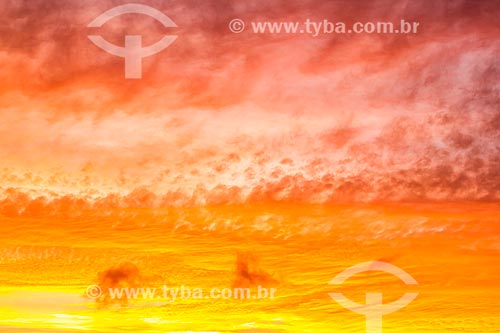  Subject: Colorful sky during dawn / Place: Florianopolis city - Santa Catarina state (SC) - Brazil / Date: 12/2013 
