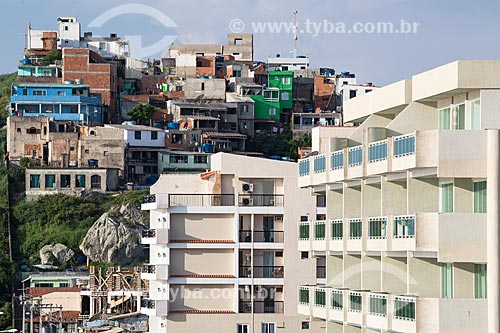  Subject: View of buildings in Hermes Barcelos Avenue - Grande Beach (Big Beach) waterfront - with houses in the background / Place: Arraial do Cabo city - Rio de Janeiro state (RJ) - Brazil / Date: 01/2014 