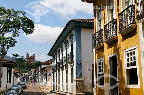  Subject: View of houses with Basilica of Sao Pedro dos Clerigos in the background / Place: Mariana city - Minas Gerais state (MG) - Brazil / Date: 12/2007 