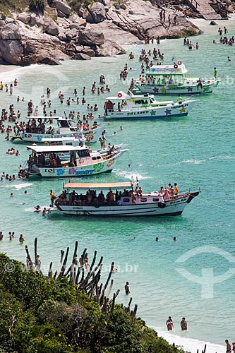  Subject: Boats and bathers - Pontal do Atalaia Beach / Place: Arraial do Cabo city - Rio de Janeiro state (RJ) - Brazil / Date: 01/2014 