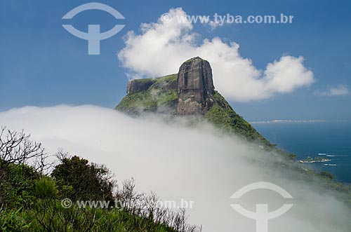  Subject: Rock of Gavea shrouded by fog / Place: Barra da Tijuca neighborhood - Rio de Janeiro city - Rio de Janeiro state (RJ) - Brazil / Date: 11/2013 