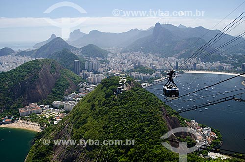  Subject: Cable car of Sugar Loaf making the crossing between the Urca Mountain and Sugar Loaf / Place: Urca neighborhood - Rio de Janeiro city - Rio de Janeiro state (RJ) - Brazil / Date: 01/2014 