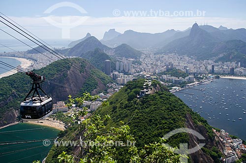  Subject: Cable car of Sugar Loaf making the crossing between the Urca Mountain and Sugar Loaf / Place: Urca neighborhood - Rio de Janeiro city - Rio de Janeiro state (RJ) - Brazil / Date: 01/2014 