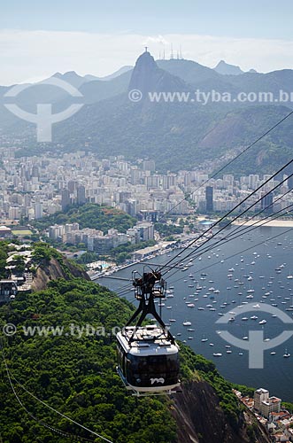  Subject: Cable car of Sugar Loaf making the crossing between the Urca Mountain and Sugar Loaf / Place: Urca neighborhood - Rio de Janeiro city - Rio de Janeiro state (RJ) - Brazil / Date: 01/2014 
