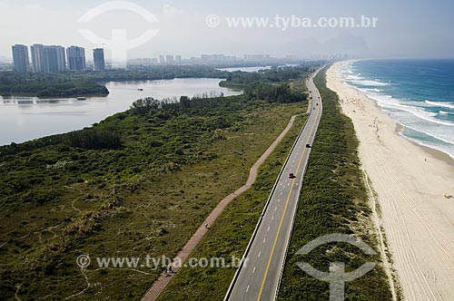  Subject: Aerial view of Barra da Tijuca Beach and bike path Eco-orla / Place: Barra da Tijuca neighborhood - Rio de Janeiro city - Rio de Janeiro state (RJ) - Brazil / Date: 06/2009 