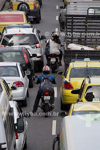  Subject: Traffic on Republica do Chile Avenue / Place: City center neighborhood - Rio de Janeiro city - Rio de Janeiro state (RJ) - Brazil / Date: 02/2014 