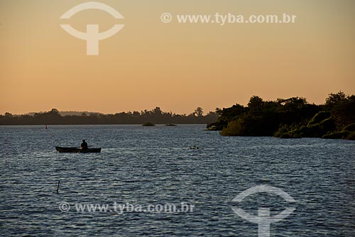  Subject: Fisherman - Guaiba Lake / Place: Porto Alegre city - Rio Grande do Sul state (RS) - Brazil / Date: 04/2013 