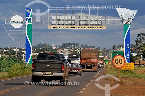  Subject: Portal of Chapadao do Sul city - Joaquim Tenorio Sobrinho Road (MS-306) / Place: Chapadao do Sul city - Mato Grosso do Sul state (MS) - Brazil / Date: 02/2014 