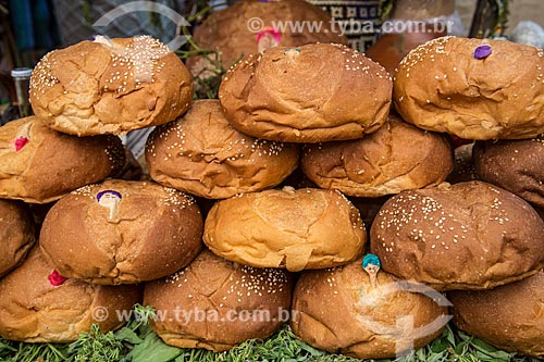  Subject: Pan de muerto (Bread of the Dead) - is a sweet bread adorned with figures used in the celebrations of the Day of the Dead in Mexico / Place: Oaxaca state - Mexico - North America / Date: 10/2013 