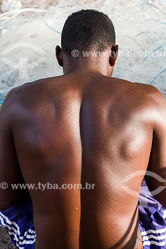  Subject: Fisherman mending fishing net / Place: Para state (PA) - Brazil / Date: 10/2012 