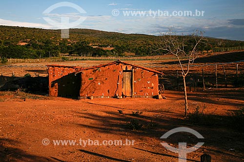  Subject: House naer to Diamantina Plateau / Place: Bahia state (BA) - Brazil / Date: 04/2013 