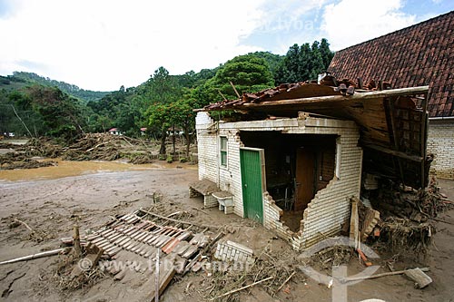  House destroyed by landslides - Cuiaba Valley  - Petropolis city - Rio de Janeiro state (RJ) - Brazil