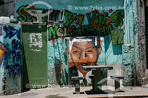  Graffiti in wall of Mandela Slum  - Rio de Janeiro city - Rio de Janeiro state (RJ) - Brazil