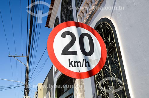  Subject: Signaling maximum permissible speed / Place: Mato Grosso state (MT) - Brazil / Date: 07/2013 