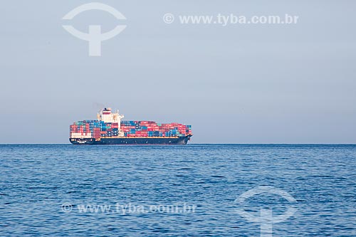  Subject: Cargo ship viewed from Copacabana Beach / Place: Copacabana neighborhood - Rio de Janeiro city - Rio de Janeiro state (RJ) - Brazil / Date: 03/2014 