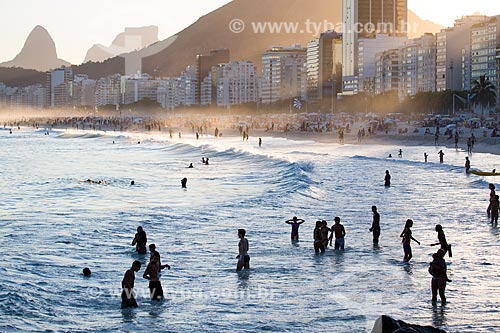  Subject: Copacabana Beach viewed from Leme Beach with the Morro Dois Irmaos (Two Brothers Mountain) and Rock of Gavea in the background / Place: Copacabana neighborhood - Rio de Janeiro city - Rio de Janeiro state (RJ) - Brazil / Date: 03/2014 