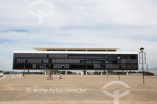  Subject: Facade of library of the Oscar Niemeyer Cultural Center (2006) / Place: Goiania city - Goias state (GO) - Brazil / Date: 05/2014 