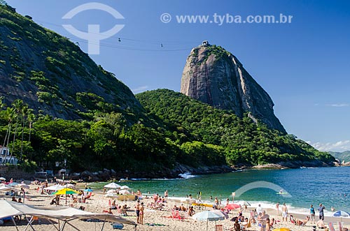  Subject: Bathers at Vermelha Beach with the Sugar Loaf in the background / Place: Urca neighborhood - Rio de Janeiro city - Rio de Janeiro state (RJ) - Brazil / Date: 05/2014 