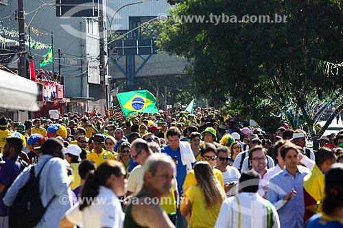  Subject: Fans coming to the match between Brazil x Croatia - Corinthians Arena by World Cup of Brazil / Place: Itaquera neighborhood - Sao Paulo city - Sao Paulo state (SP) - Brazil / Date: 06/2014 