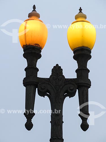  Subject: Lamppost - historic center - during the winter / Place: Porto Alegre city - Rio Grande do Sul state (RS) - Brazil / Date: 05/2014 