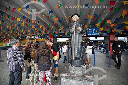  Subject: Box office of Luiz Gonzaga Northeast Traditions Centre with statue of Padre Cicero / Place: Sao Cristovao neighborhood - Rio de Janeiro city - Rio de Janeiro state (RJ) - Brazil / Date: 05/2014 