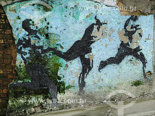  Subject: Wall with graffiti of men running / Place: Porto Alegre city - Rio Grande do Sul state (RS) - Brazil / Date: 05/2014 