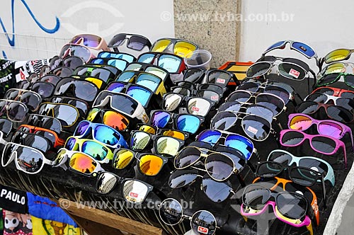  Subject: Street vendor of glasses / Place: Londrina city - Parana state (PR) - Brazil / Date: 04/2014 