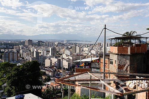  Subject: Houses at Salgueiro Slum with Tijuca in the background / Place: Tijuca neighborhood - Rio de Janeiro city - Rio de Janeiro state (RJ) - Brazil / Date: 07/2014 