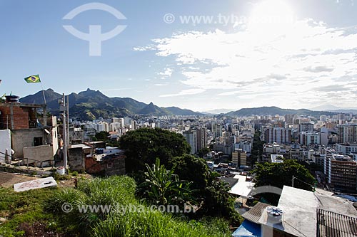  Subject: Houses at Salgueiro Slum with Tijuca in the background / Place: Tijuca neighborhood - Rio de Janeiro city - Rio de Janeiro state (RJ) - Brazil / Date: 07/2014 