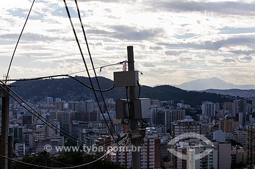  Subject: Lamppost with electric wire in Salgueiro Slum / Place: Tijuca neighborhood - Rio de Janeiro city - Rio de Janeiro state (RJ) - Brazil / Date: 07/2014 