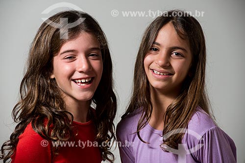  Girls of 09 years old: Marina Silva and Mariana Fonseca  - Brazil