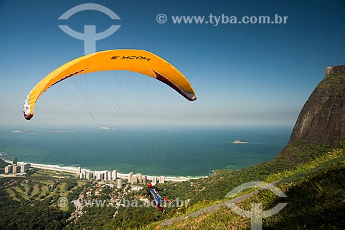  Subject: People practicing gliding - Pedra Bonita (Bonita Stone) ramp / Place: Sao Conrado neighborhood - Rio de Janeiro city - Rio de Janeiro state (RJ) - Brazil / Date: 06/2014 