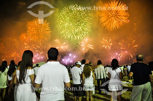  Fireworks at Copacabana beach during reveillon  - Rio de Janeiro city - Rio de Janeiro state (RJ) - Brazil