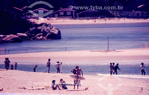  Surfers - Guarda do Embau Beach  - Palhoça city - Santa Catarina state (SC) - Brazil