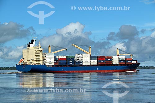  Cargo ship on the Amazon River on the outskirts of Manaus  - Manaus city - Amazonas state (AM) - Brazil