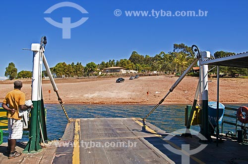  Ferry crossing between the cities of Guape and Sao Jose da Barra - Furnas Dam  - Guape city - Minas Gerais state (MG) - Brazil