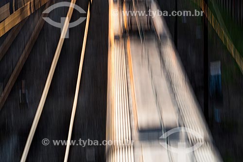  Train going through Nova Iguacu city  - Nova Iguacu city - Rio de Janeiro state (RJ) - Brazil