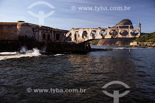  Tamandare da Laje Fort (1555) with the Sugar Loaf in the background  - Rio de Janeiro city - Rio de Janeiro state (RJ) - Brazil