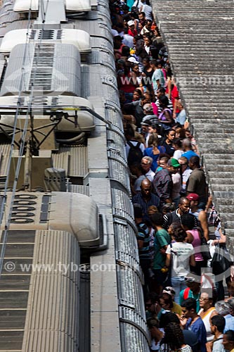  Train arriving in platform of Nova Iguacu Station of Supervia - rail transport services concessionaire  - Nova Iguacu city - Rio de Janeiro state (RJ) - Brazil