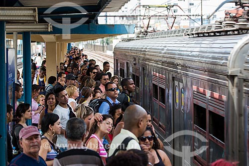  Passengers - Nova Iguacu Station of Supervia - rail transport services concessionaire  - Nova Iguacu city - Rio de Janeiro state (RJ) - Brazil