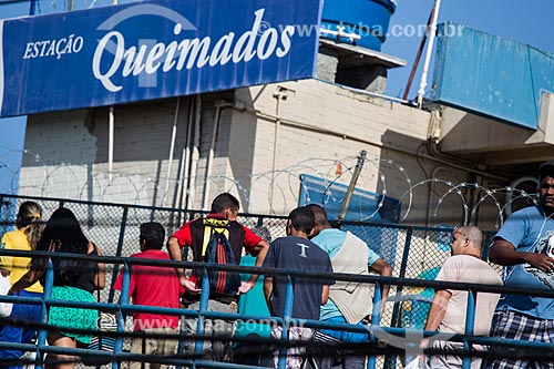  Passengers in front of the Train station in Queimados  - Queimados city - Rio de Janeiro state (RJ) - Brazil