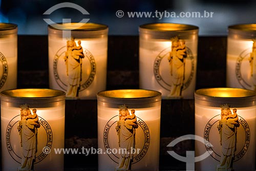  Candles inside of Notre-Dame of Paris Cathedral (1163)  - Paris - Paris department - France