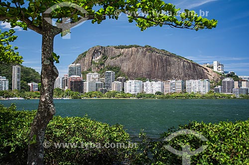  View of Rodrigo de Freitas Lagoon with Cantagalo Hill in the background  - Rio de Janeiro city - Rio de Janeiro state (RJ) - Brazil