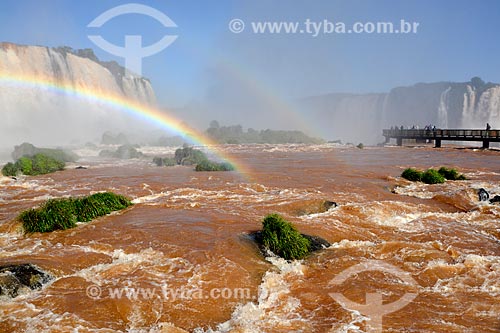  Tourists - Mirante of Iguassu Waterfalls  - Foz do Iguacu city - Parana state (PR) - Brazil